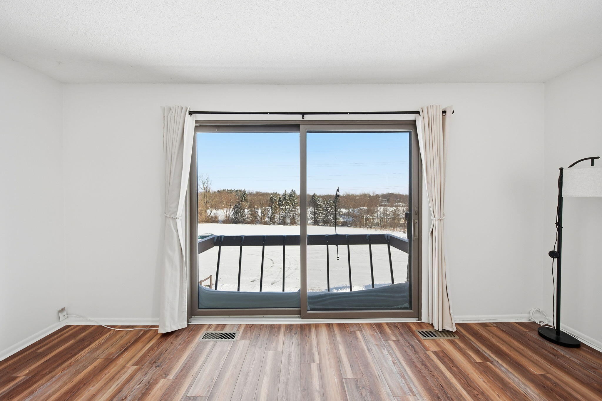 710 Lakeshire Trail, Unit 201E Adrian, MI 49221 - Photo 8 of 35 10-web-or-mls-DSC01441