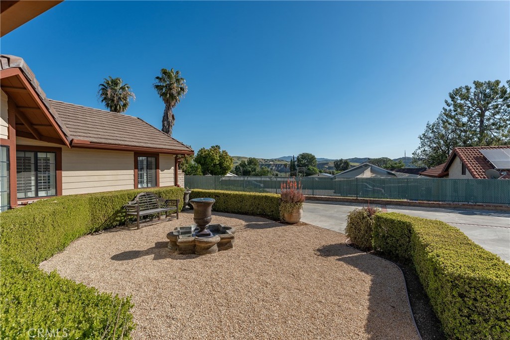 27843 Parker Road Castaic, CA 91384 - Photo 2 of 61 a view of a swimming pool with lounge chair
