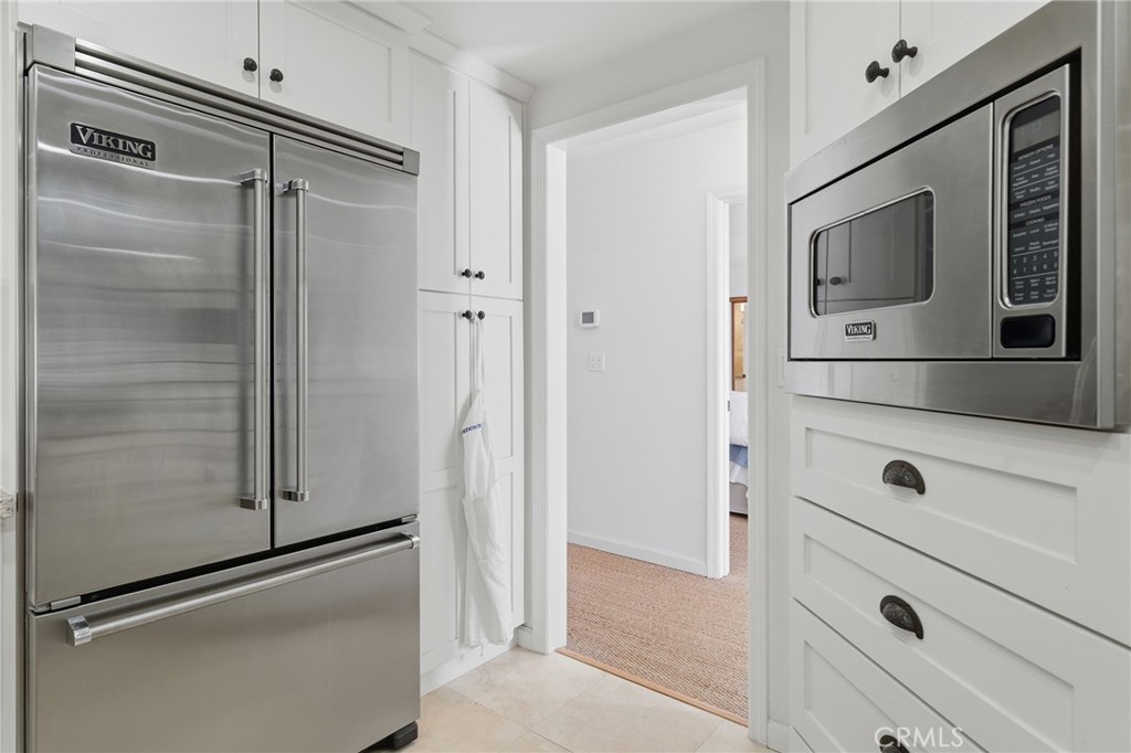 27843 Parker Road Castaic, CA 91384 - Photo 24 of 61 a view of cabinets