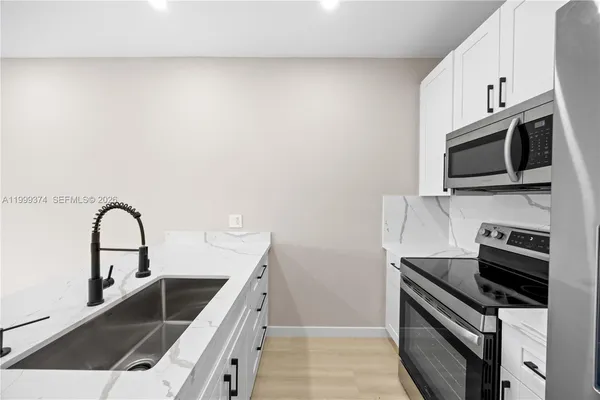 $2,550 | 630 Northeast 166th Street, Unit 3, Miami, FL 33162