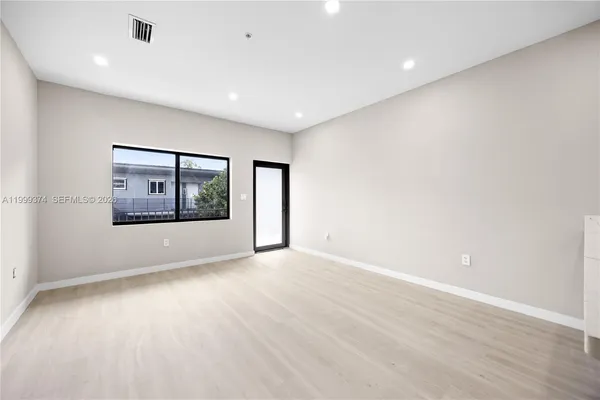 $2,550 | 630 Northeast 166th Street, Unit 3, Miami, FL 33162
