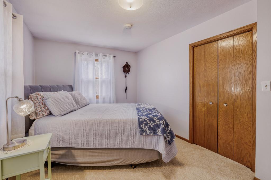 15567 Fish Point Road Prior Lake, MN 55372 - Photo 16 of 31