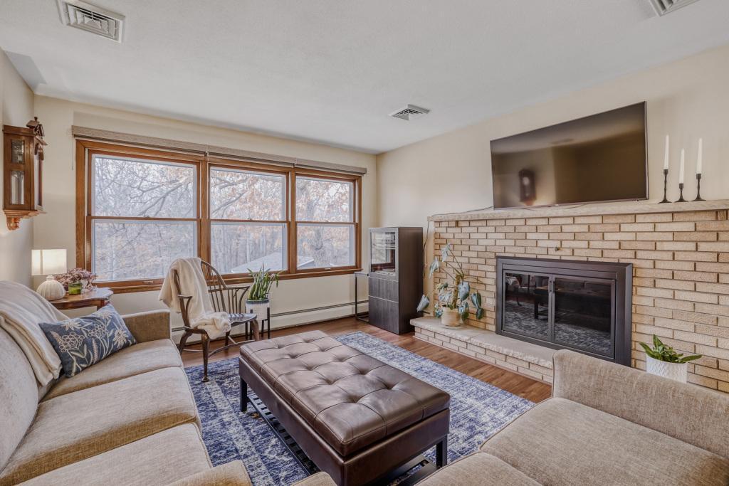 15567 Fish Point Road Prior Lake, MN 55372 - Photo 6 of 31