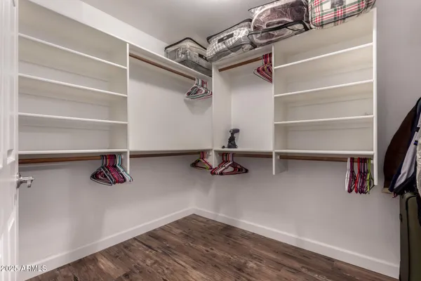 a view of entryway with furniture
