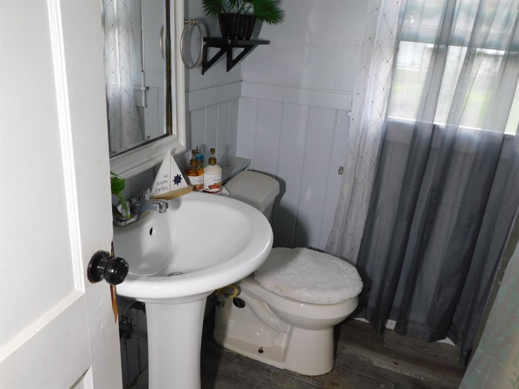 213 3rd Street Springhill, LA 71075 - Photo 8 of 11