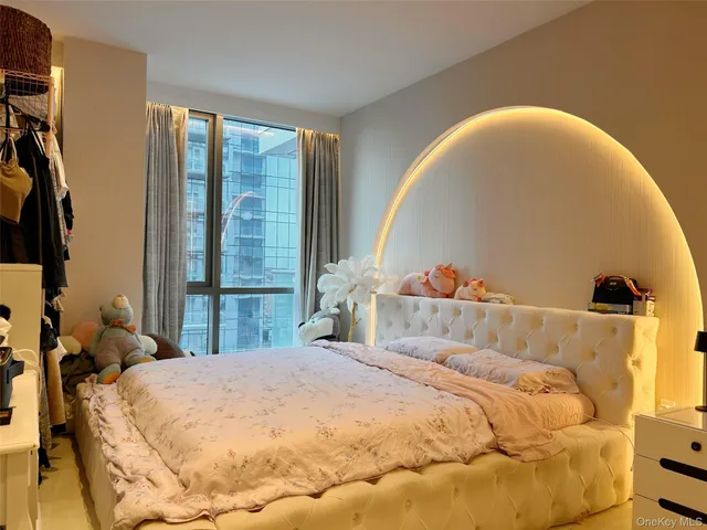 $1,148,000 | 33-66 Farrington Street, Unit 9K | Flushing