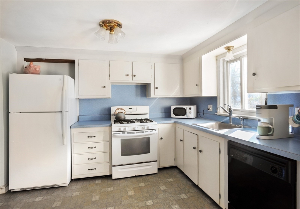 165 Nantasket Road Hull, MA 02045 - Photo 8 of 42