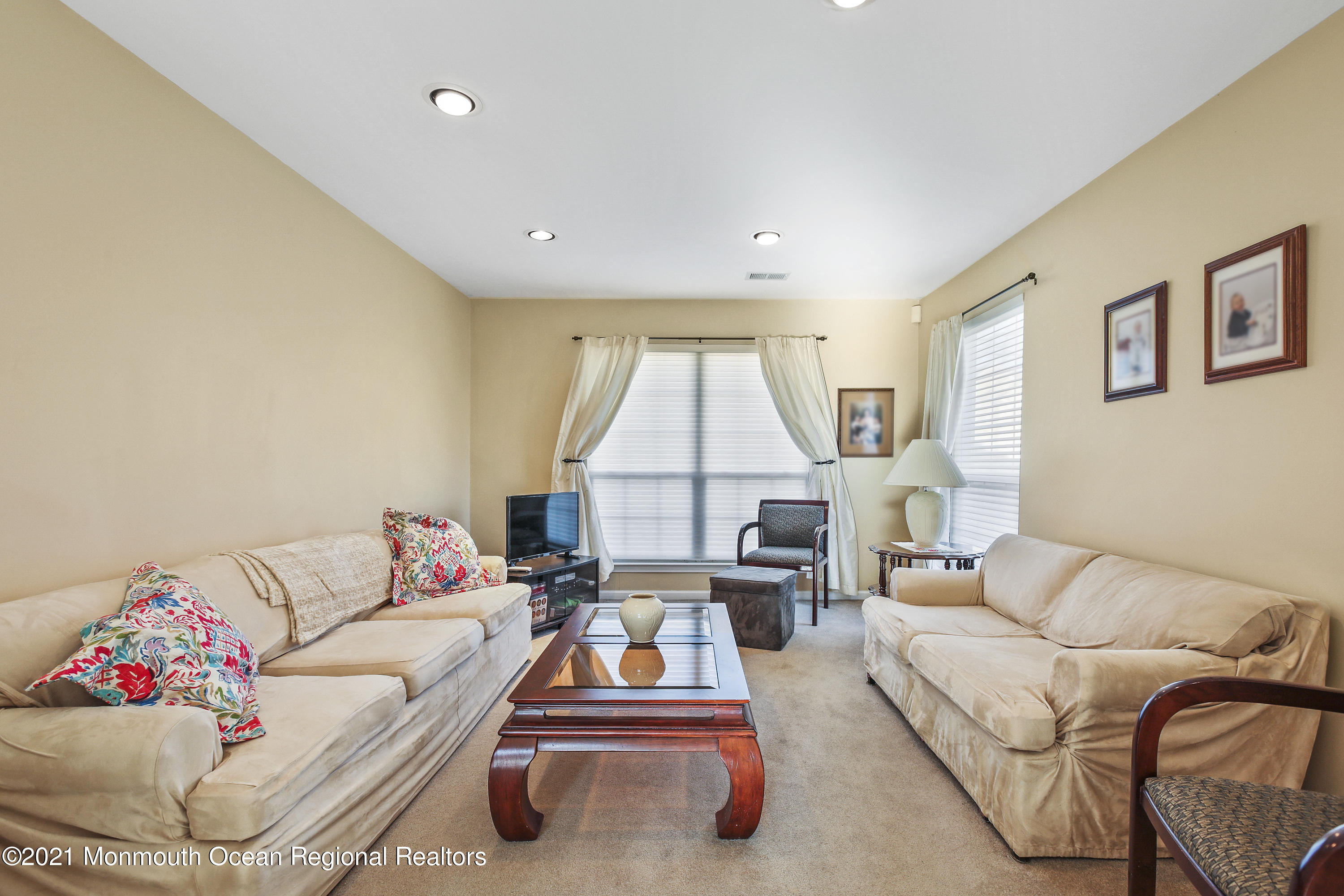 2 Nairn Road Manalapan, NJ 07726 - Photo 3 of 20 5W5A1172