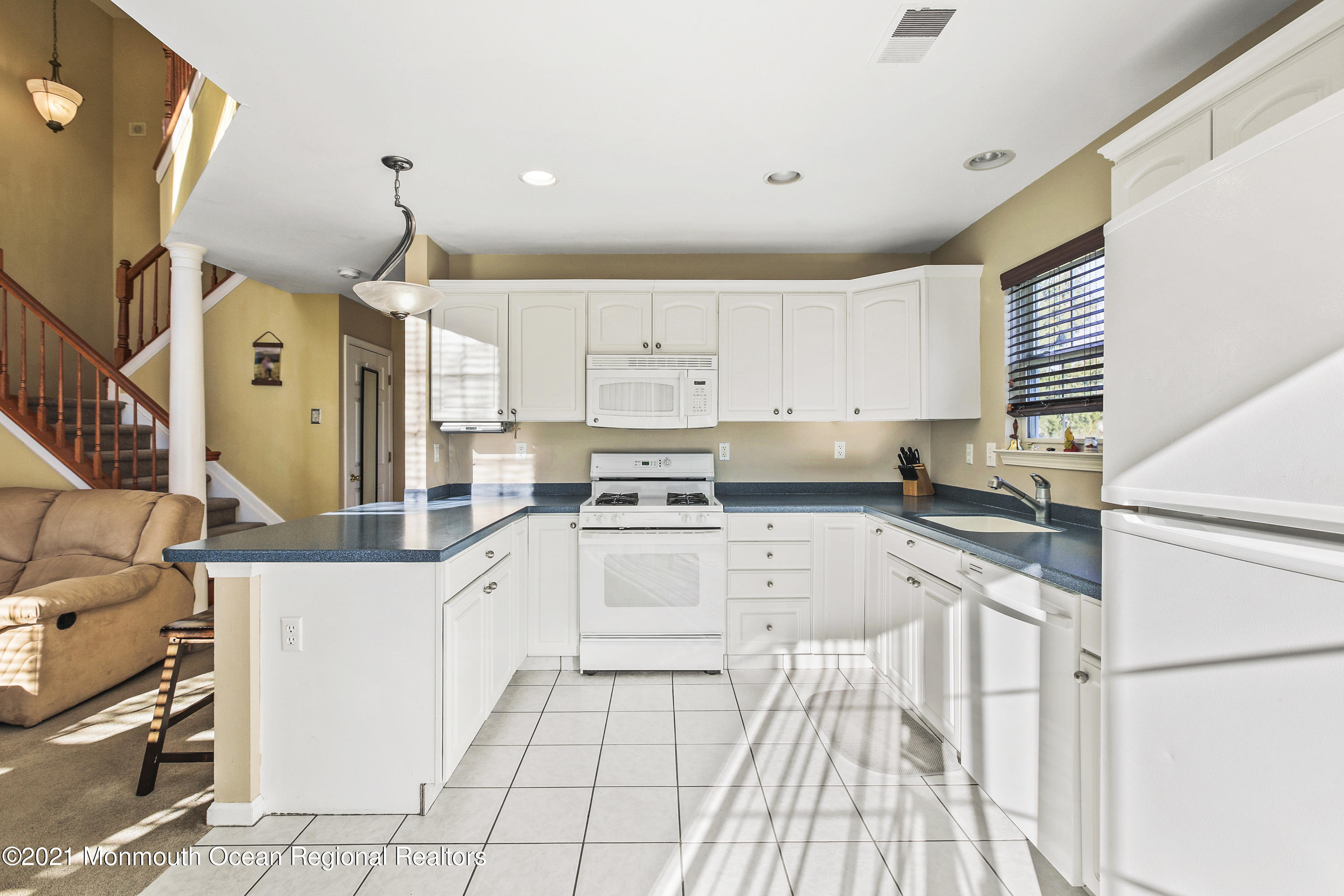 2 Nairn Road Manalapan, NJ 07726 - Photo 10 of 20 5W5A1247