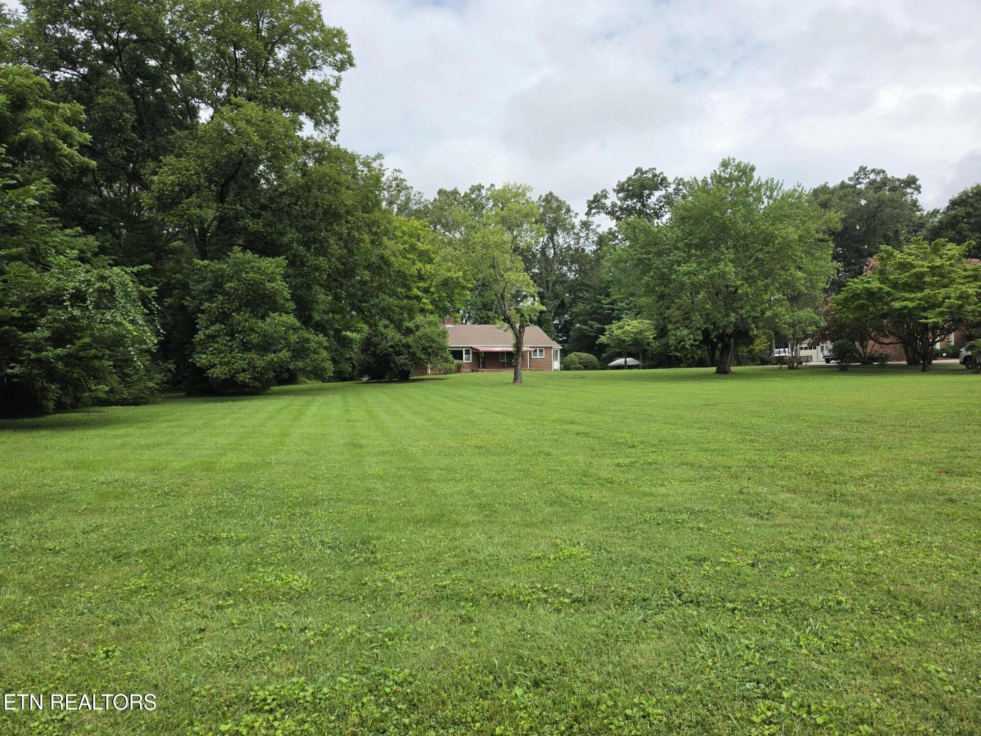 1211 Craig Road Knoxville, TN 37919 - Photo 4 of 42 Gallery Image 4