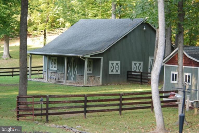 8 Winning Colors Road Stafford, VA 22556 - Photo 10 of 24 Barn