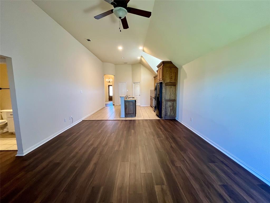 921 Raleigh Path Denton, TX 76208 - Photo 7 of 22