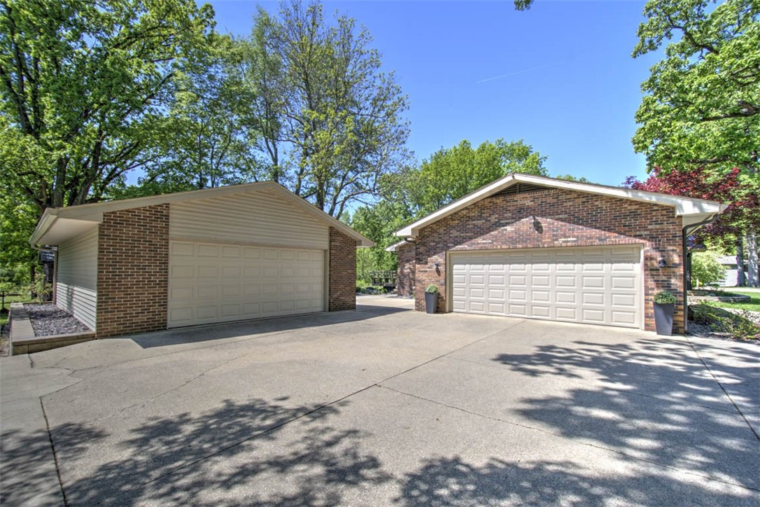 635 West Hickory Point Road Forsyth, IL 62535 - Photo 34 of 40