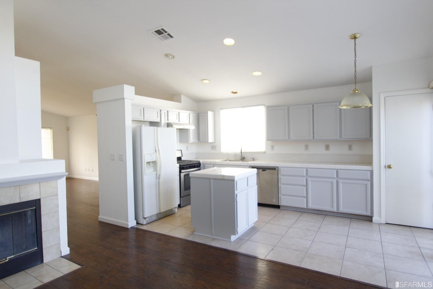 1005 Rockspring Way Antioch, CA 94531 - Photo 4 of 19