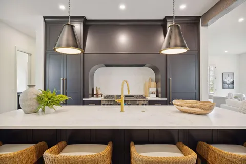 $2,945,000 | 4717 Meadow Road, Edina, MN 55424