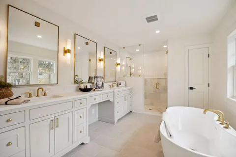 $2,945,000 | 4717 Meadow Road, Edina, MN 55424