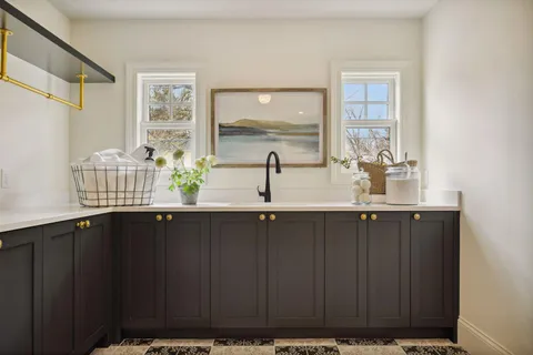 $2,945,000 | 4717 Meadow Road, Edina, MN 55424