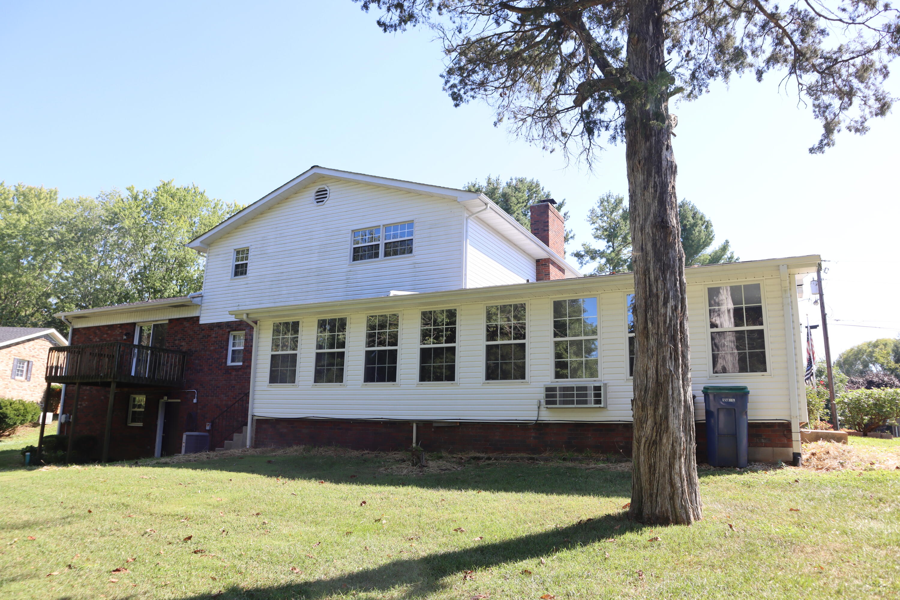 102 Military Road Somerset, KY 42503 - Photo 8 of 59 IMG_9747