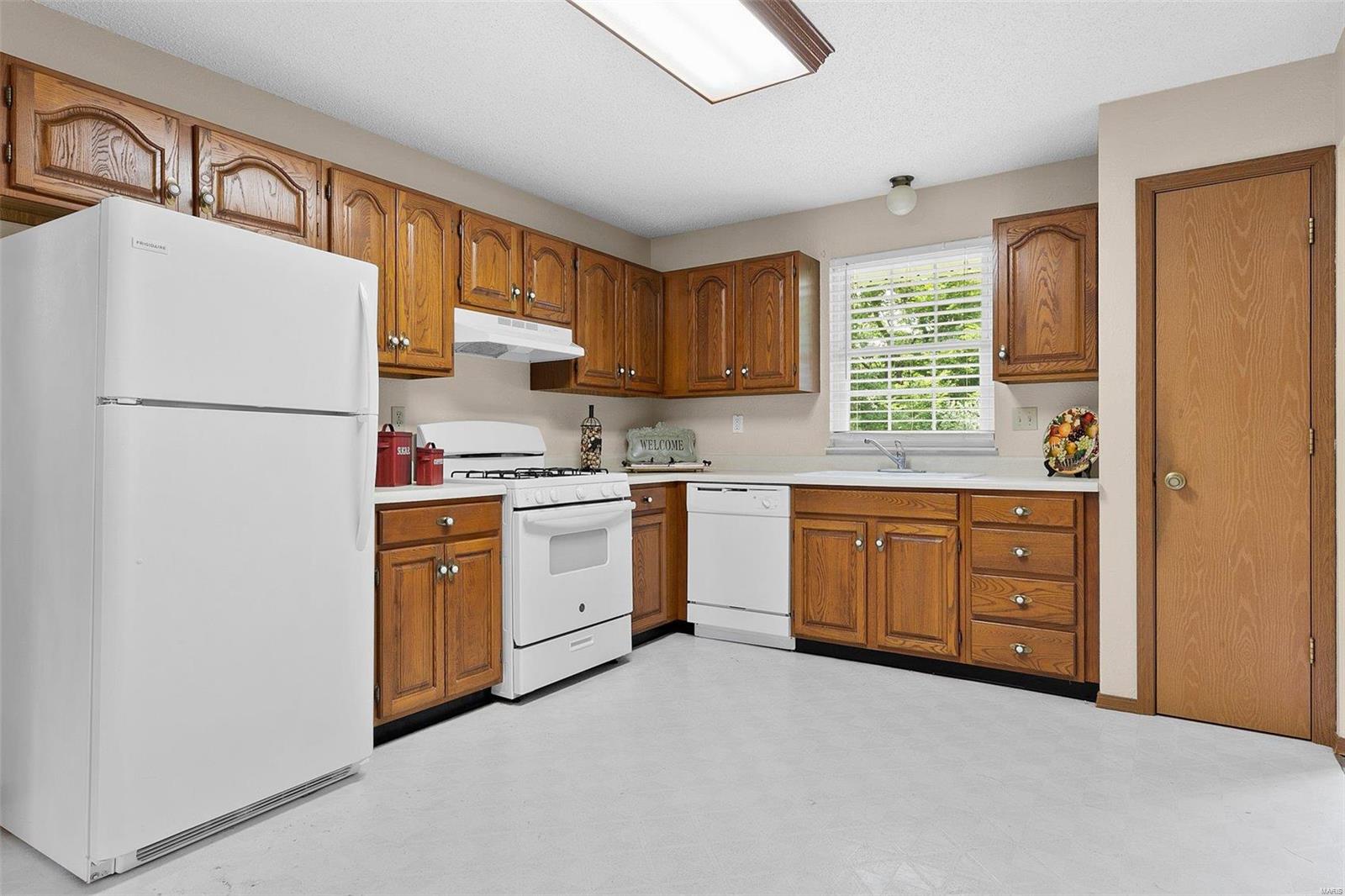 101 Sugarmill Road Troy, IL 62294 - Photo 9 of 35 Gallery Image 9