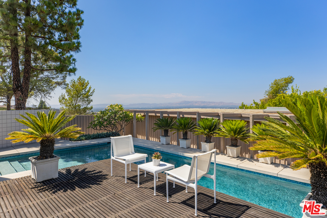 3346 Beverly Ranch Road Beverly Hills, CA 90210 - Photo 2 of 48