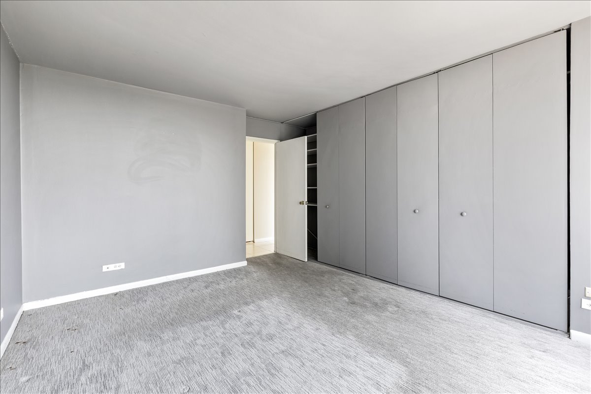 5455 North Sheridan Road, Unit 3106 Chicago, IL 60640 - Photo 9 of 12