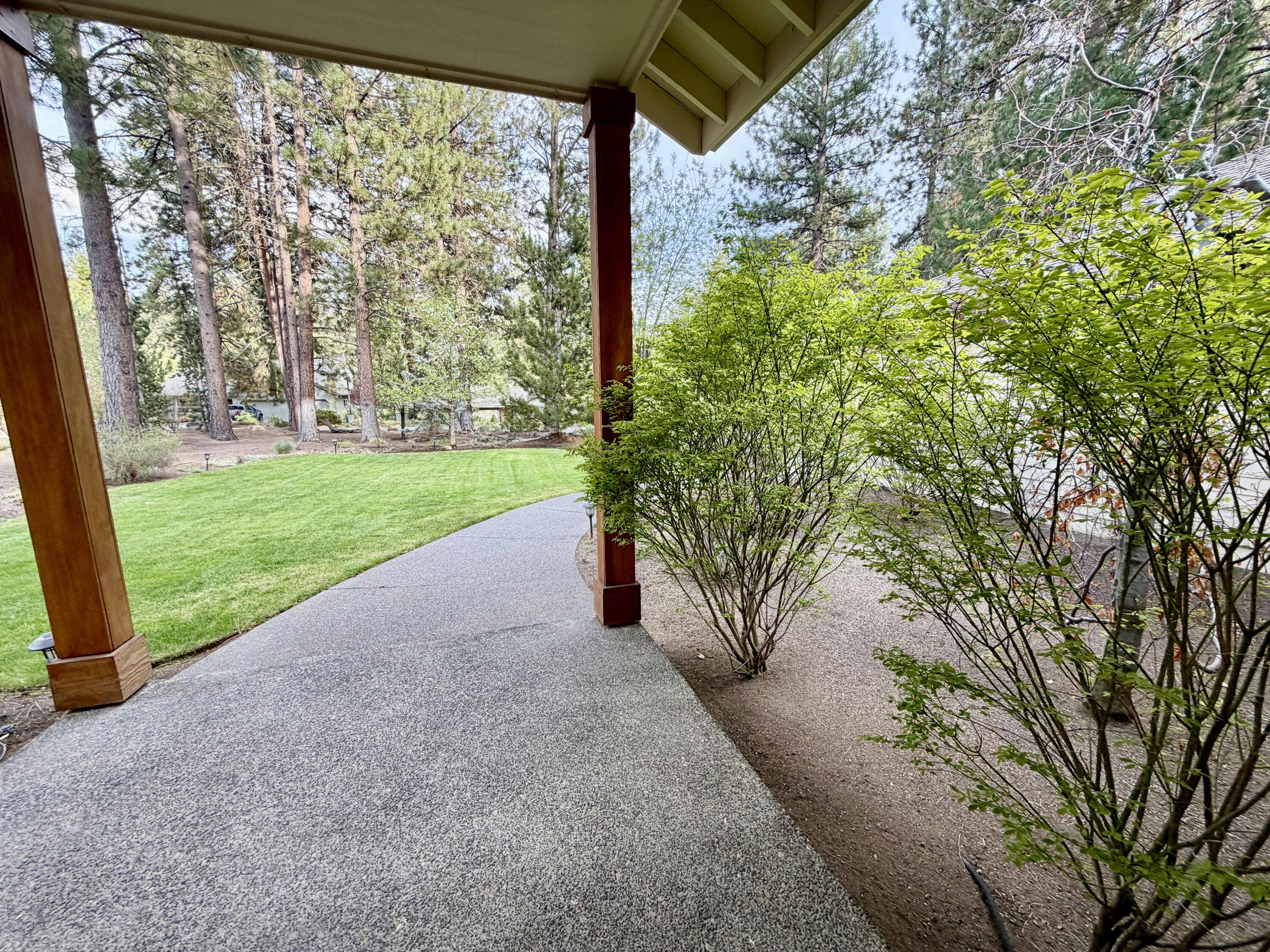 60749 Golf Village Loop Bend, OR 97702 - Photo 10 of 54 IMG_0119