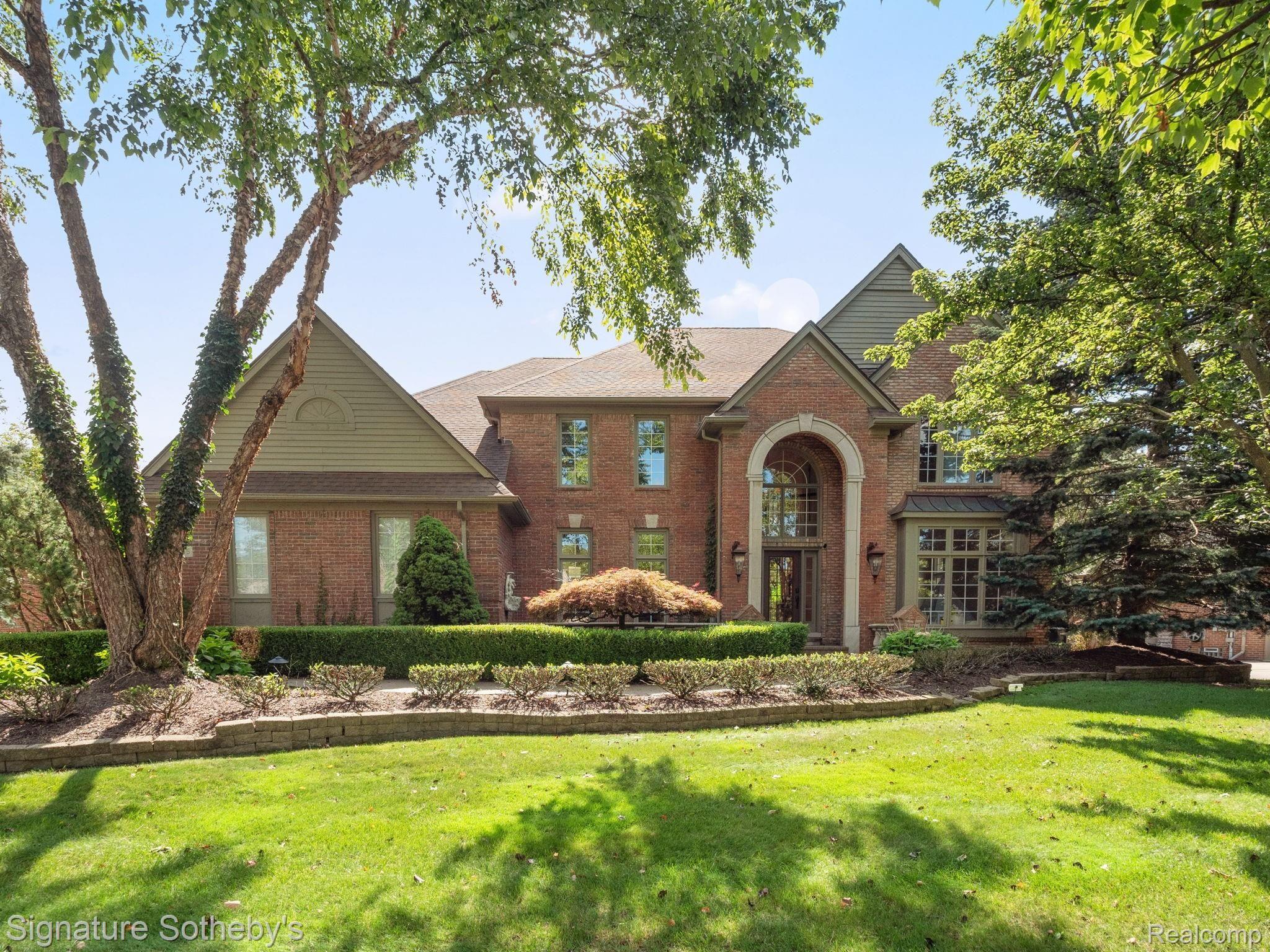 2085 Mapleridge Road Rochester, MI 48309 - Photo 1 of 58 1-web-or-mls-P3966184.jpg