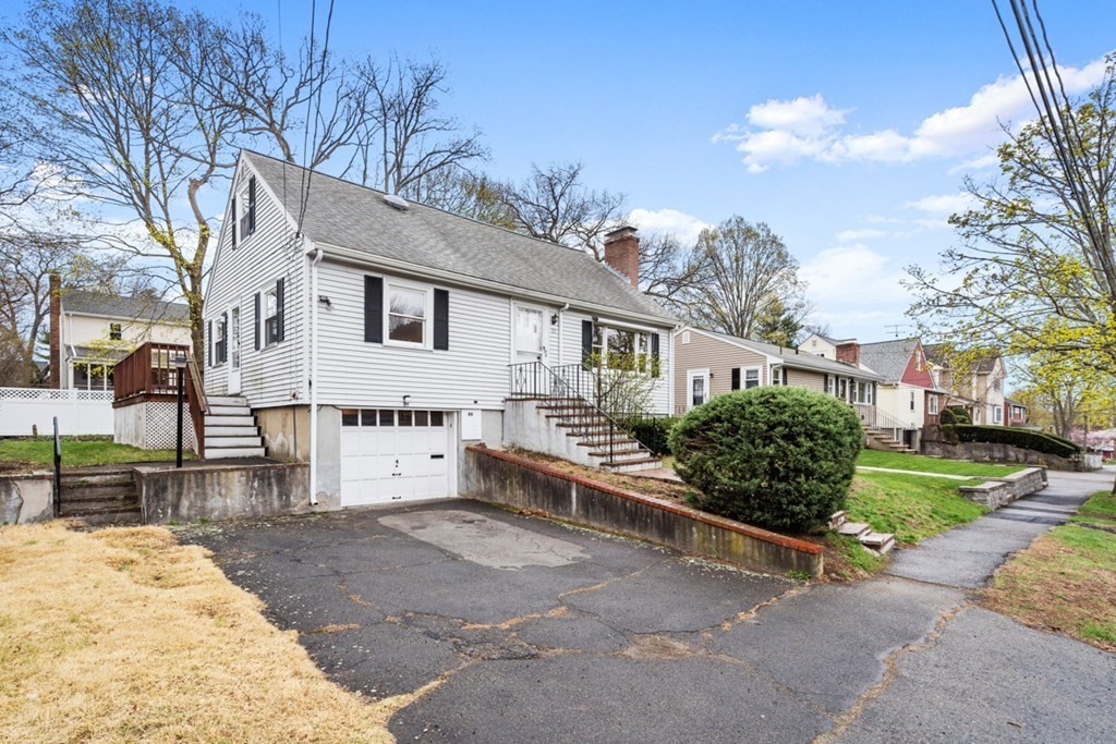 89 Jennings Road Waltham, MA 02451 - Photo 3 of 24 Gallery Image 3