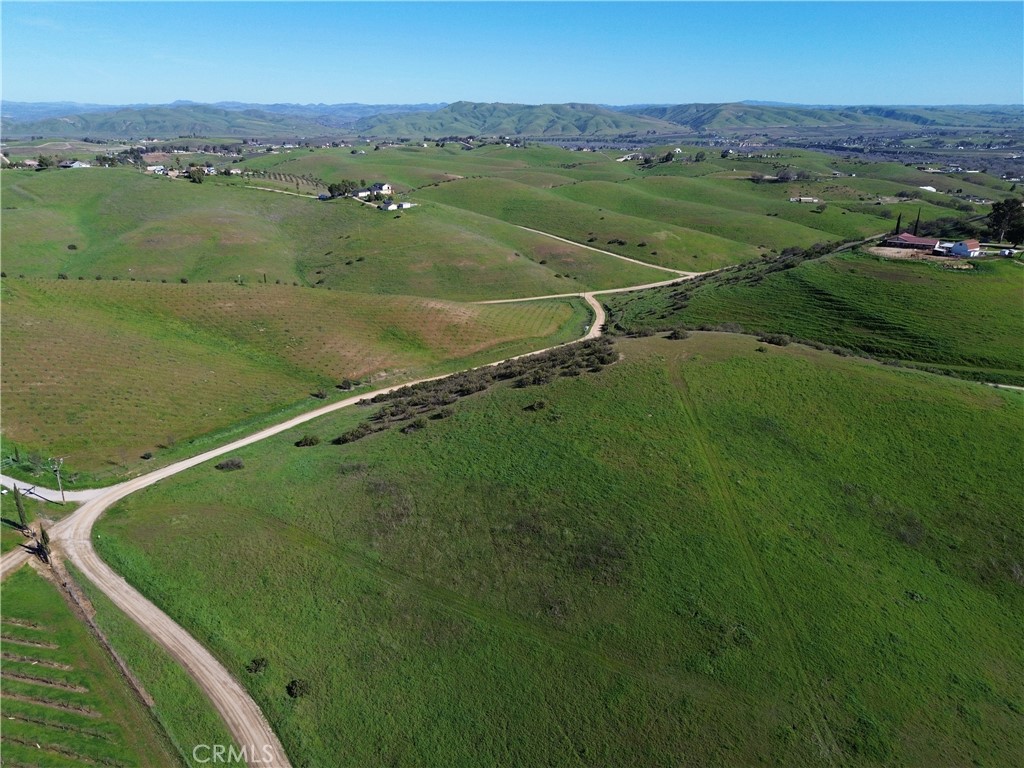 1641 Sutliff Road Paso Robles, CA 93446 - Photo 11 of 44 a view of a field with an ocean