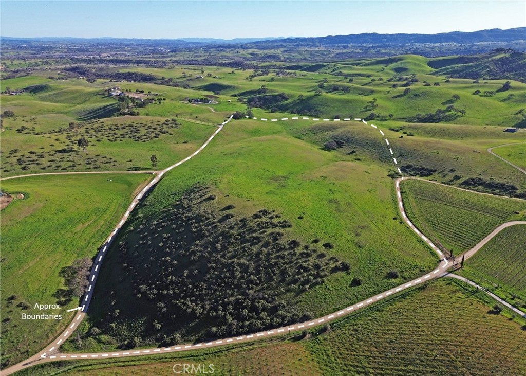 1641 Sutliff Road Paso Robles, CA 93446 - Photo 25 of 44 a view of a tennis court