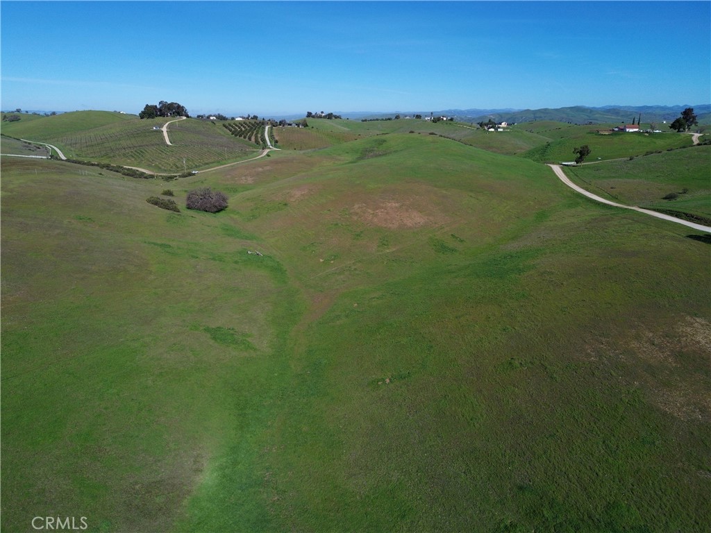1641 Sutliff Road Paso Robles, CA 93446 - Photo 34 of 44 a view of a field with an ocean view