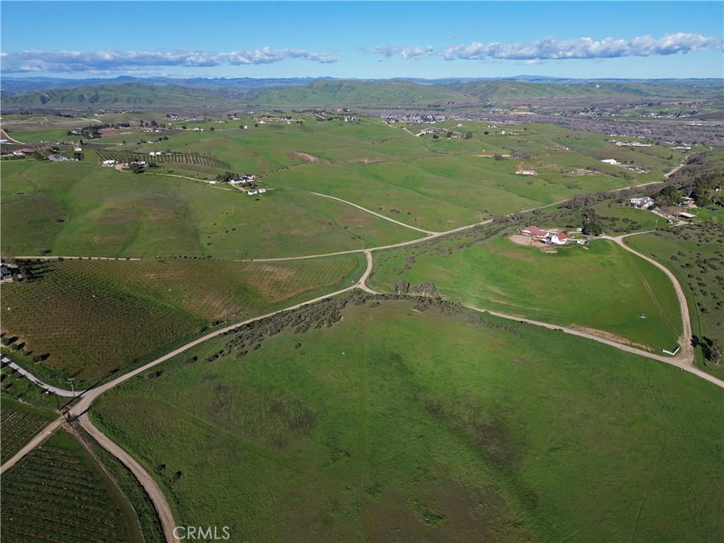 1641 Sutliff Road Paso Robles, CA 93446 - Photo 40 of 44 a view of a city
