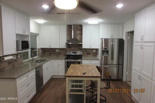 $2,350 | 925 West Curry Street, Chandler, AZ 85224