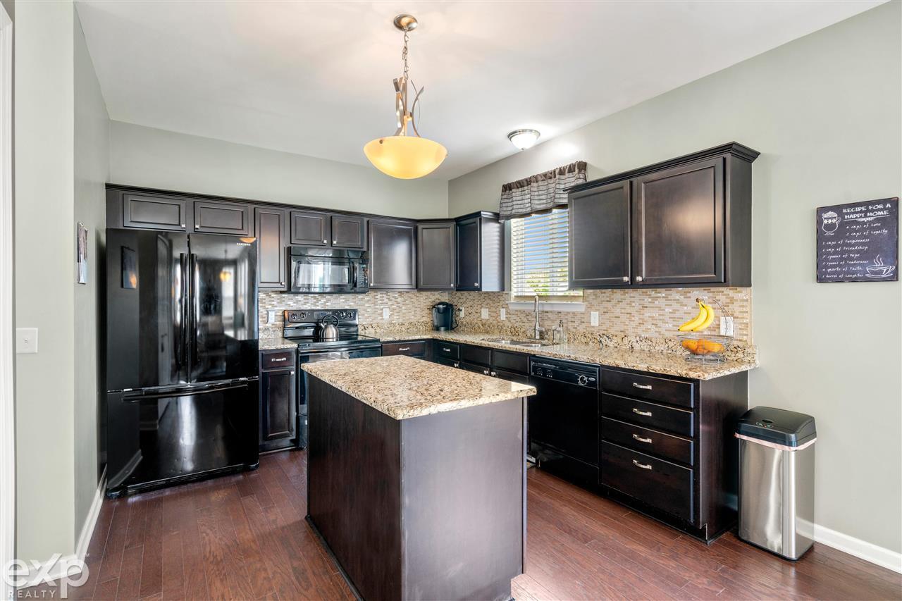 47388 Gloede Road Macomb, MI 48044 - Photo 12 of 41