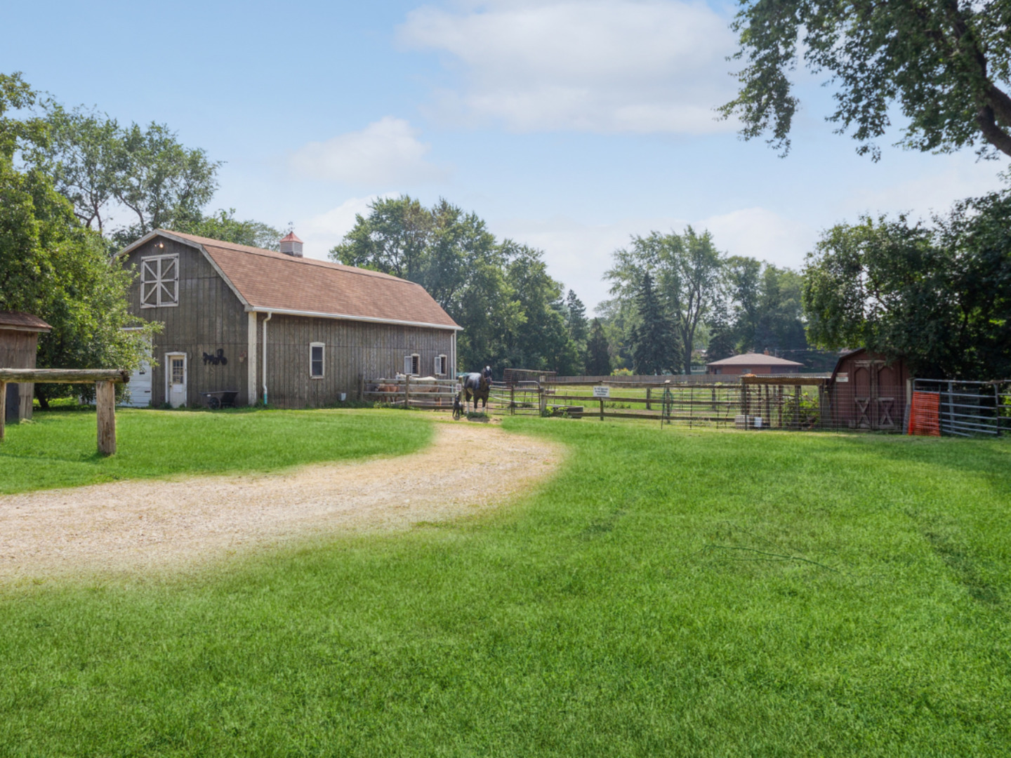 20W561 Army Trail Boulevard Addison, IL 60101 - Photo 2 of 7