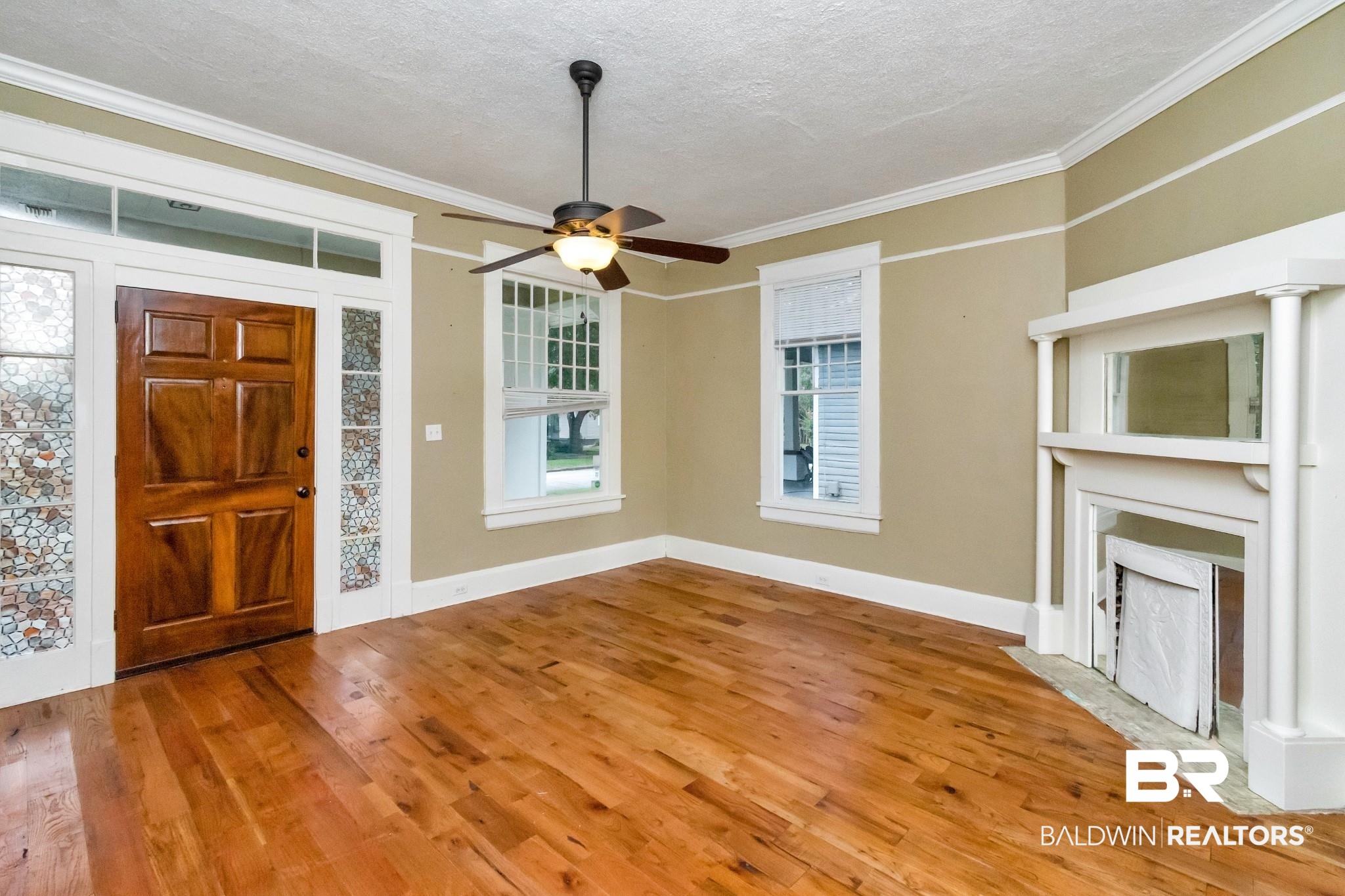 1559 Bruister Street Mobile, AL 36604 - Photo 6 of 20 Living Room