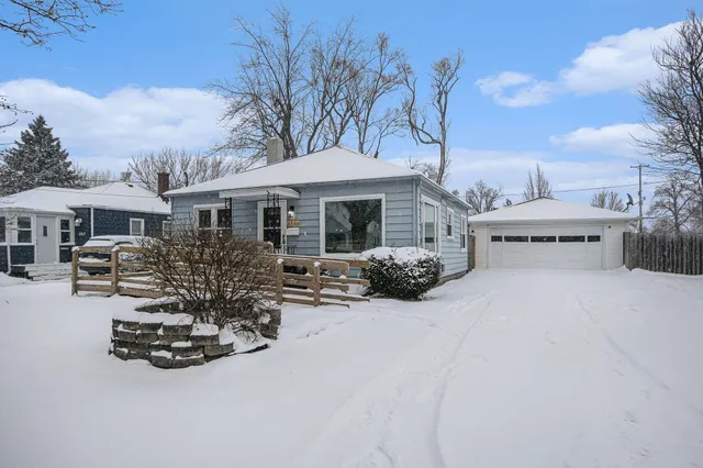 $219,900 | 2921 Fulford Street, Kalamazoo, MI 49001