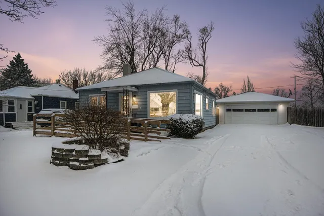 $219,900 | 2921 Fulford Street, Kalamazoo, MI 49001