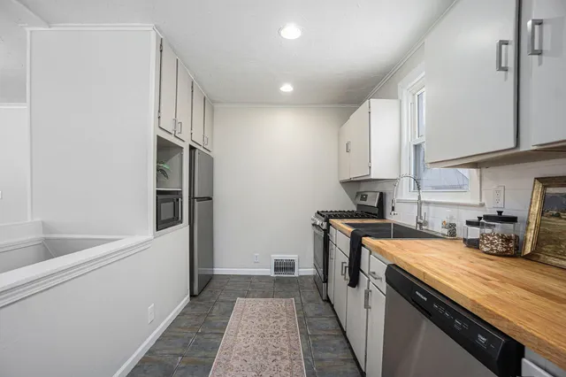 $219,900 | 2921 Fulford Street, Kalamazoo, MI 49001