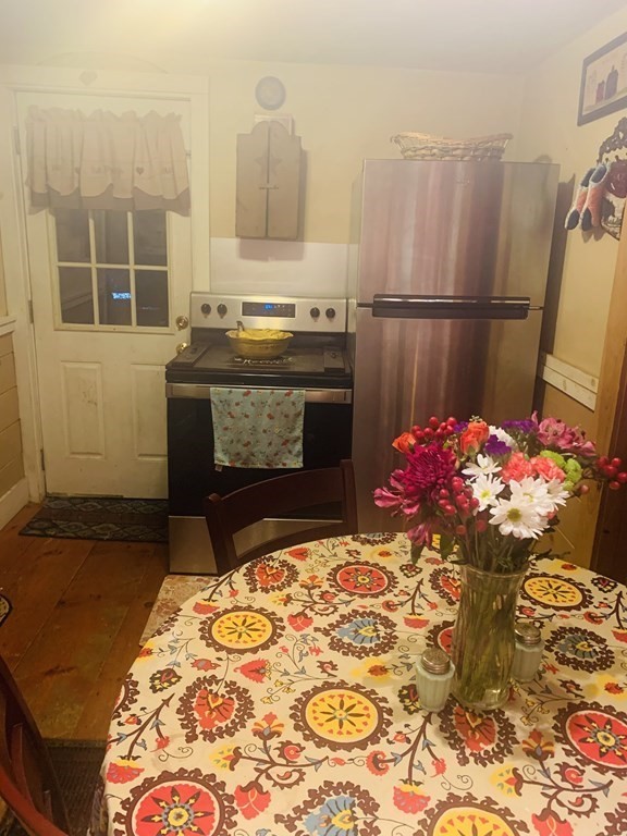 58 Brookfield Road Charlton, MA 01507 - Photo 4 of 15