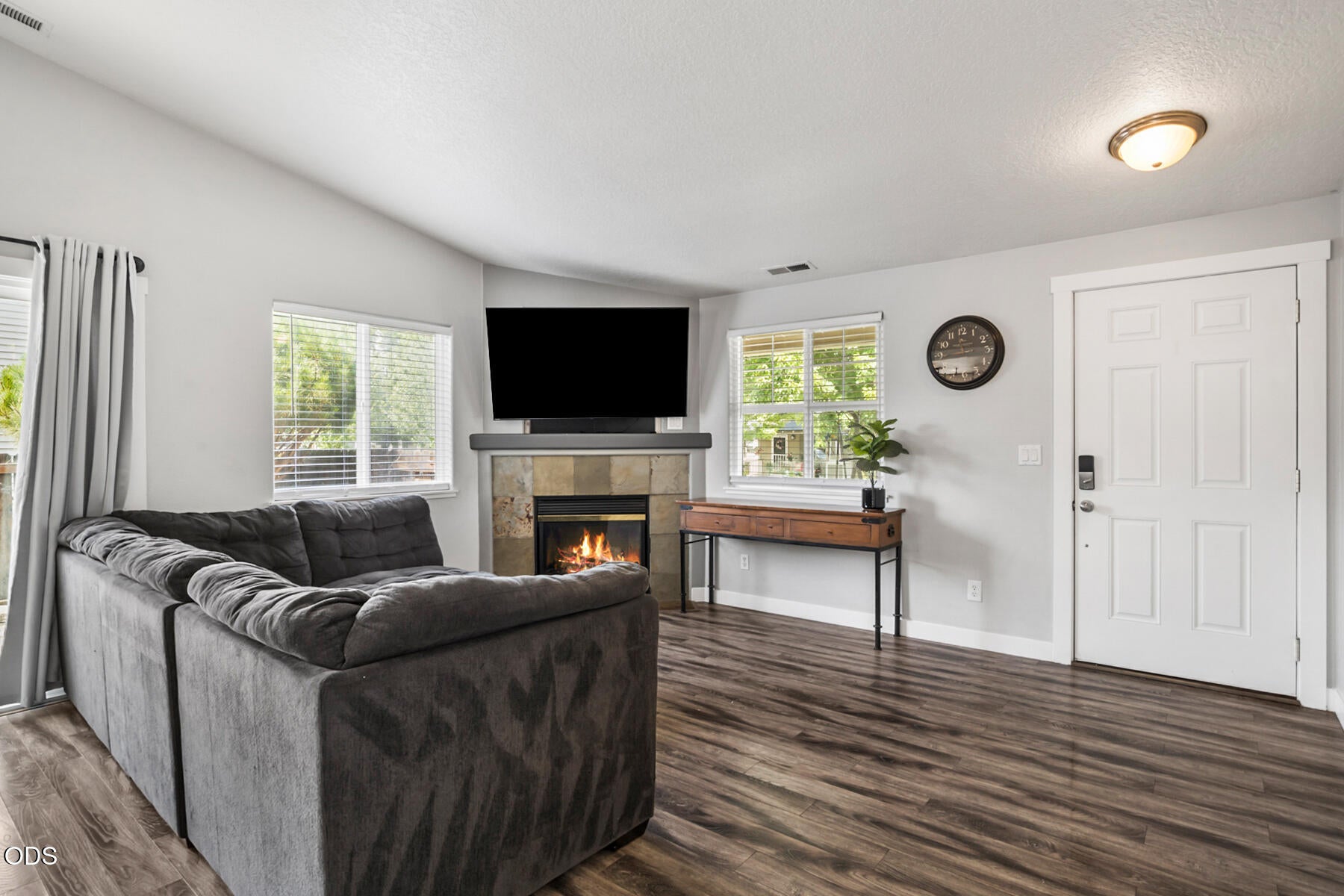 61049 Larkspur Loop Bend, OR 97702 - Photo 6 of 30 Gallery Image 6