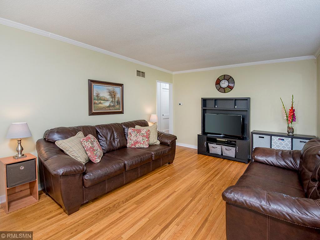 4843 Ridge Road Minnetonka, MN 55345 - Photo 14 of 33