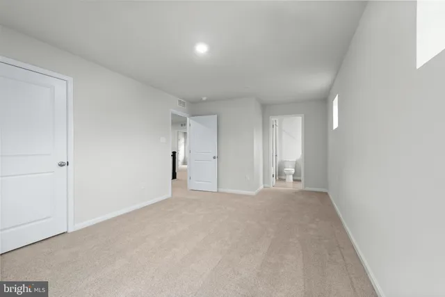 a view of empty room with window