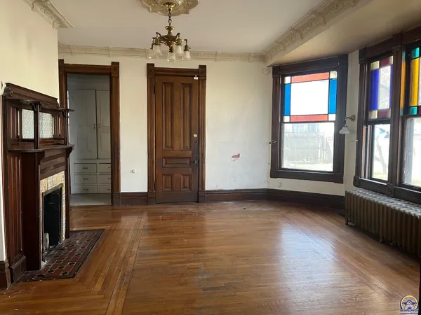 $150,000 | 915 Southwest Munson Avenue, Topeka, KS 66604
