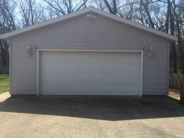 4781 White Road Muskegon, MI 49442 - Photo 8 of 15 4781 White Rd garage