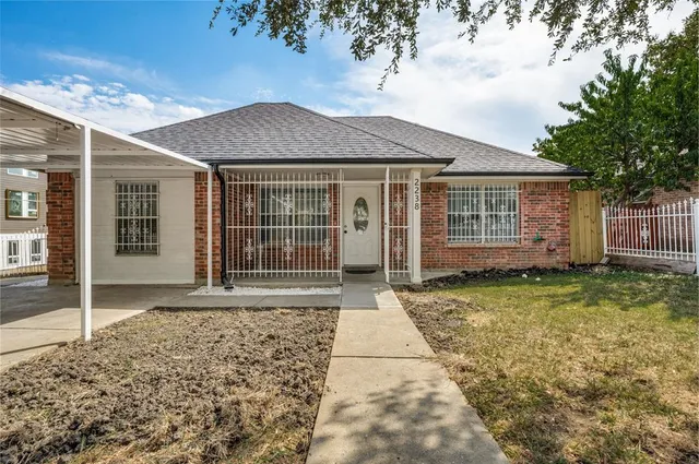 $2,600 | 2238 Arroyo Avenue, Dallas, TX 75219