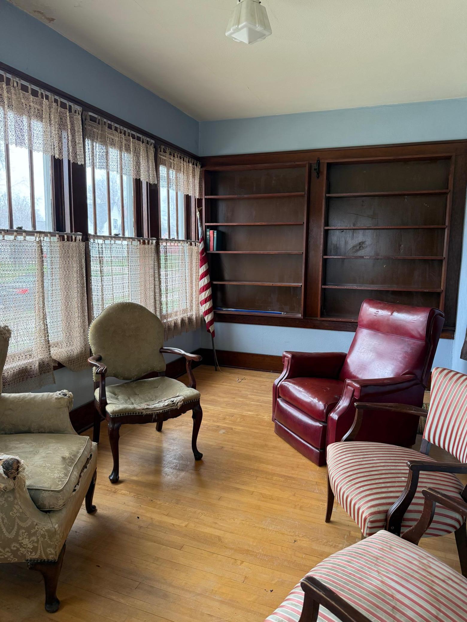 305 Summit Street Southeast Sleepy Eye, MN 56085 - Photo 2 of 25