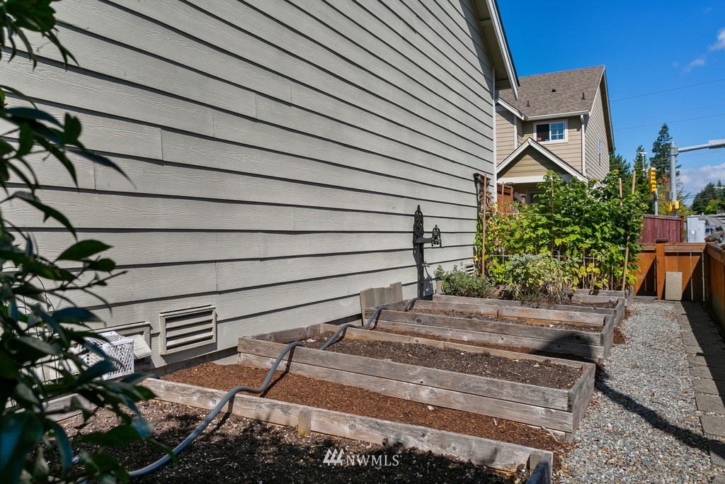 5016 Northeast 3rd Place Renton, WA 98059 - Photo 24 of 26