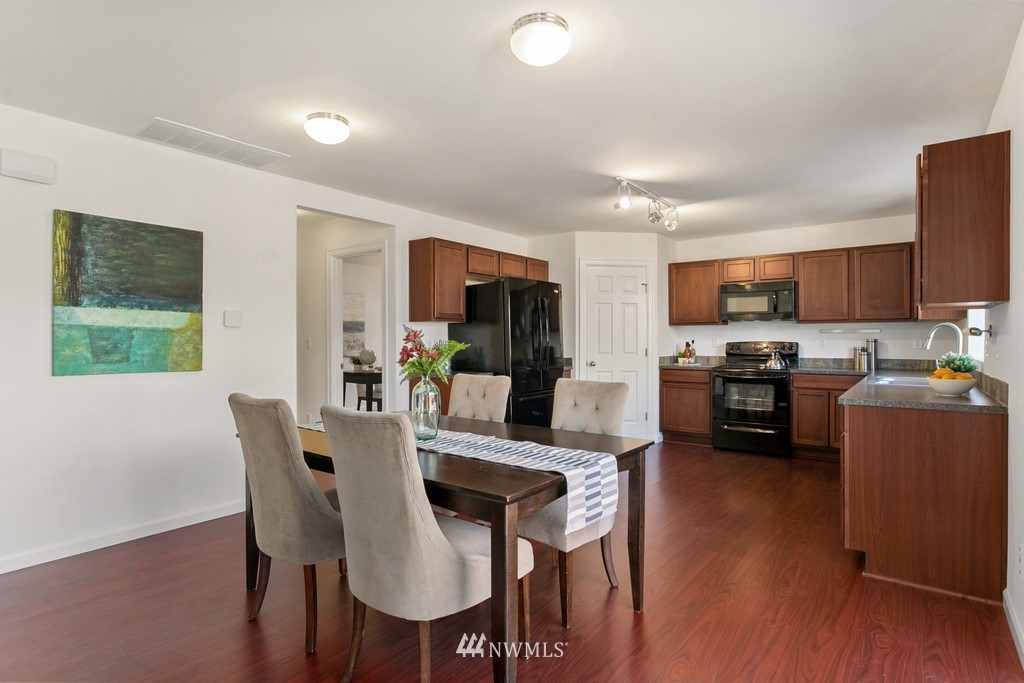 5016 Northeast 3rd Place Renton, WA 98059 - Photo 5 of 26
