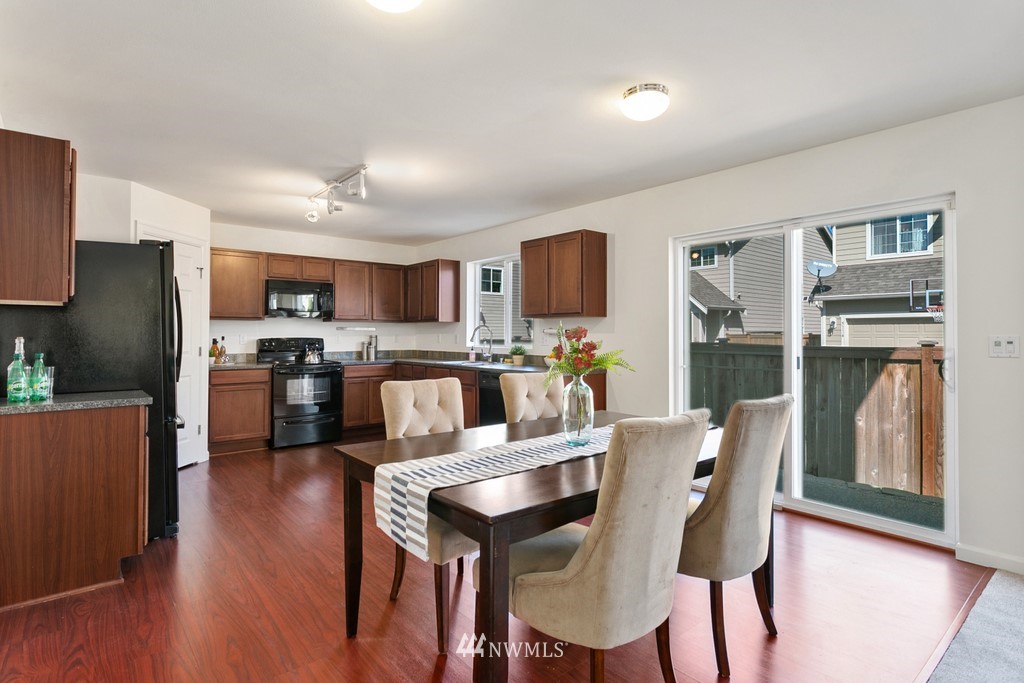 5016 Northeast 3rd Place Renton, WA 98059 - Photo 6 of 26